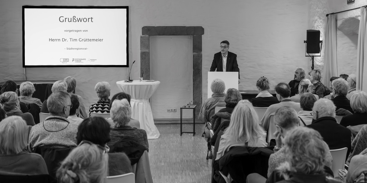 Eröffnung About Eve Dr Grüttemeier Foto Stefan Mildenberger